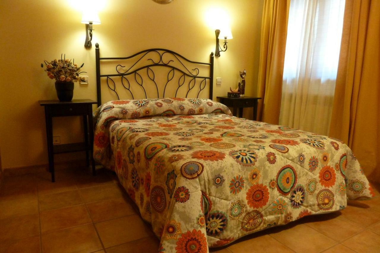 La Casa De Bernuy Pension Bernuy de Porreros Buitenkant foto